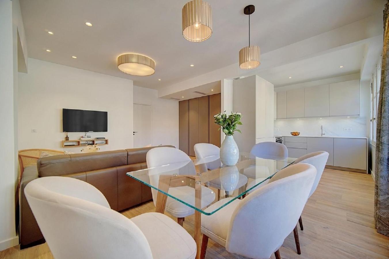 Magnifique 3 Pieces Renove Cannes Centre 'Banane' Avec Veranda ! A2B88 Екстер'єр фото