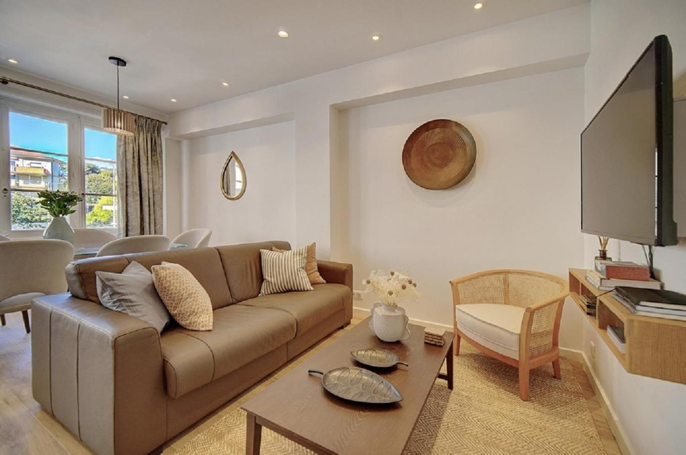 Magnifique 3 Pieces Renove Cannes Centre 'Banane' Avec Veranda ! A2B88 Екстер'єр фото